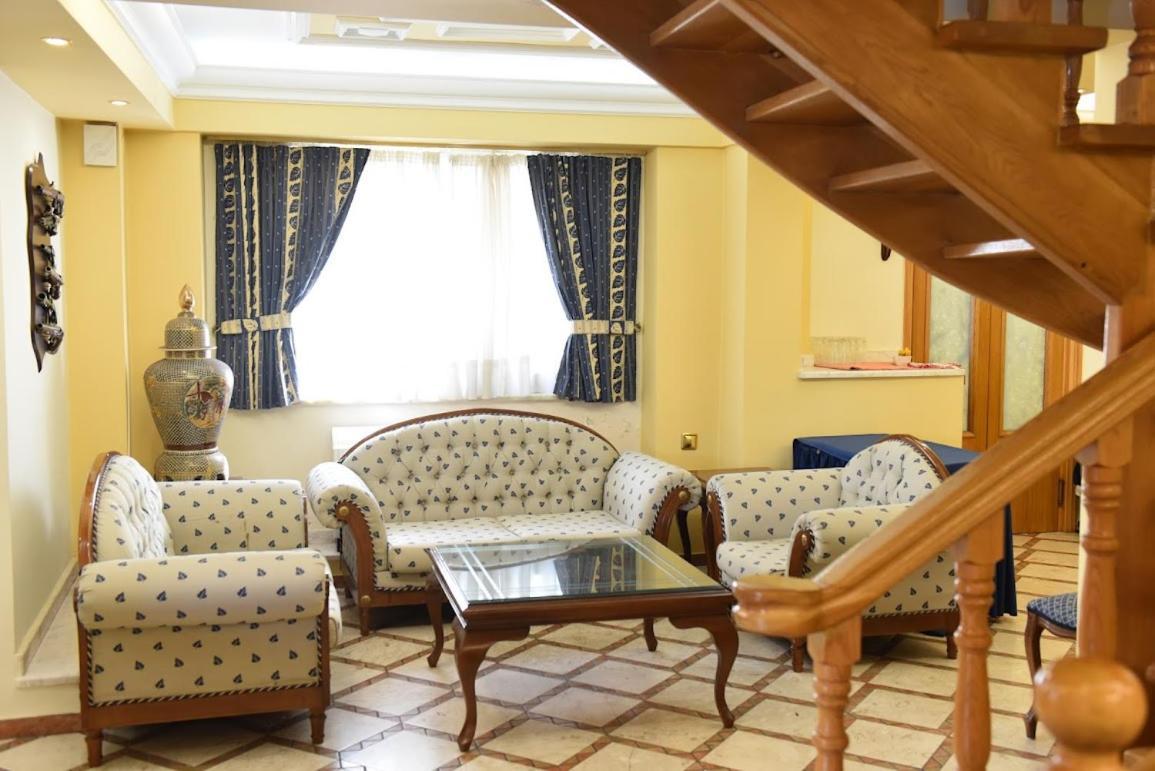 Aiolis Hotel Касторія Екстер'єр фото