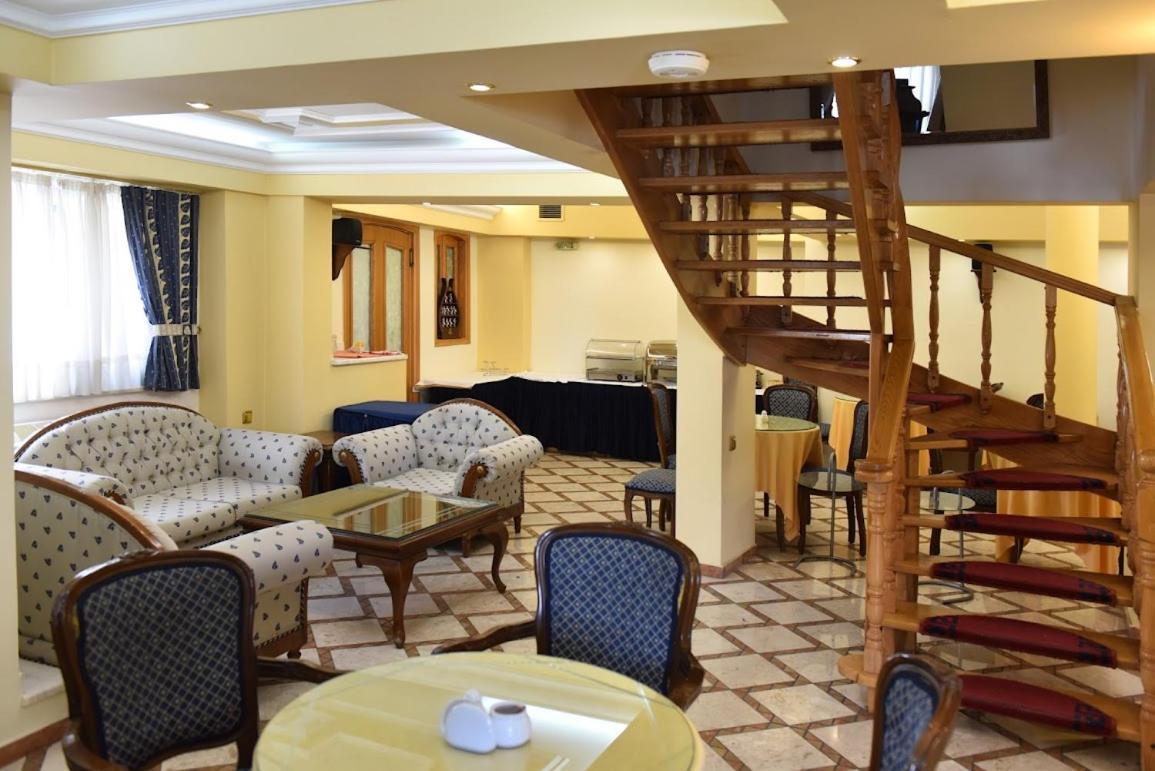 Aiolis Hotel Касторія Екстер'єр фото