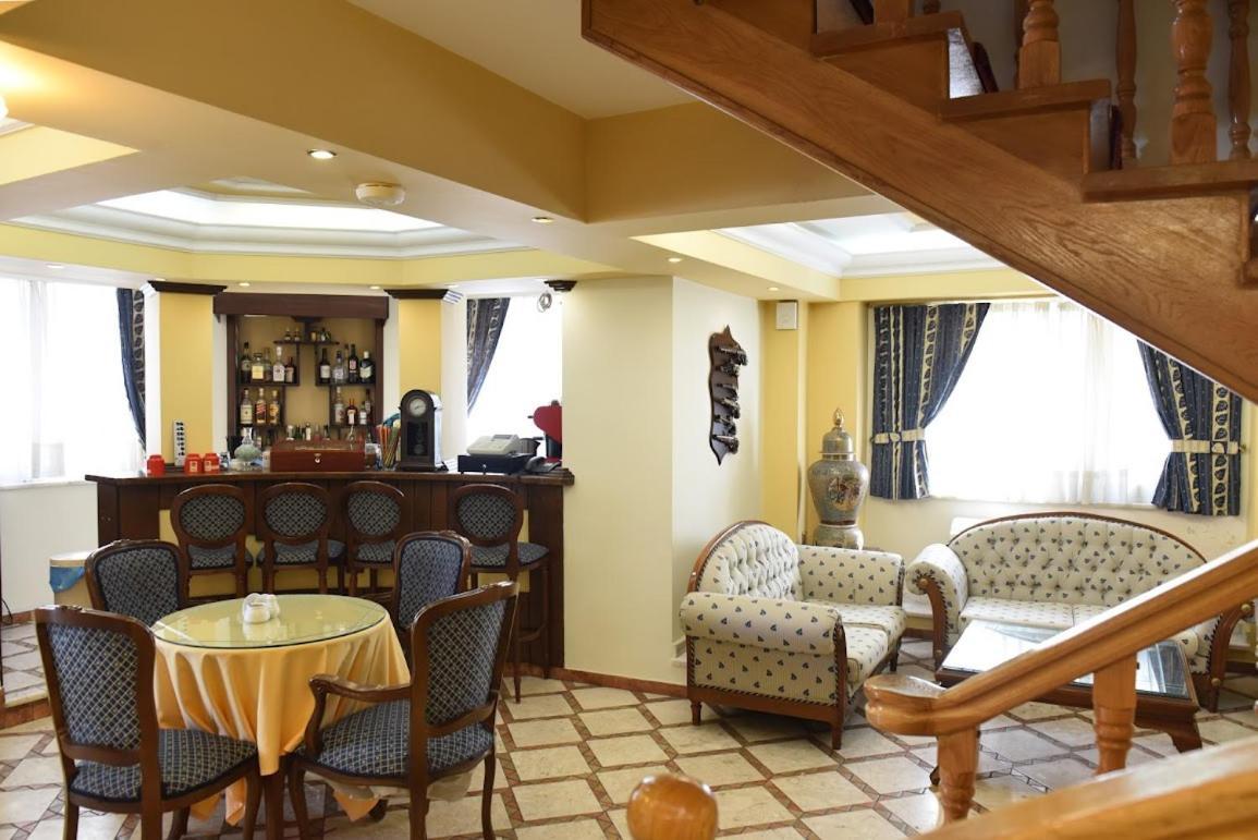 Aiolis Hotel Касторія Екстер'єр фото